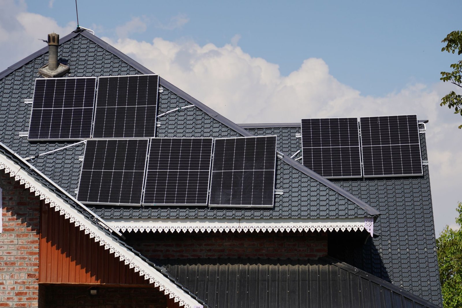 On-grid, Off-grid และ Hybrid ต่างกันอย่างไร บ้านแบบไหนเหมาะกับระบบไหน